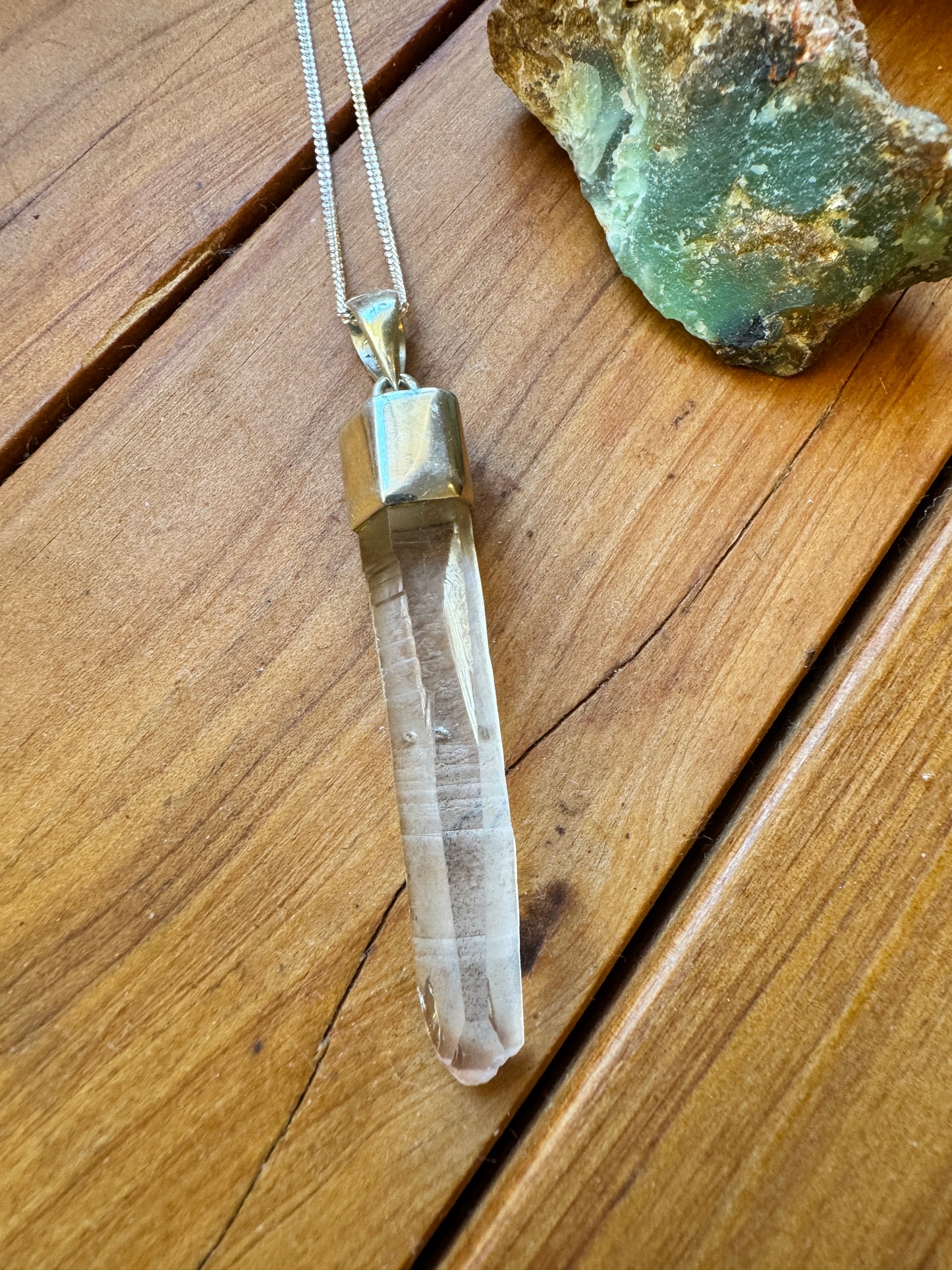 ピンクのレムリアを叡智を持ったペンダント