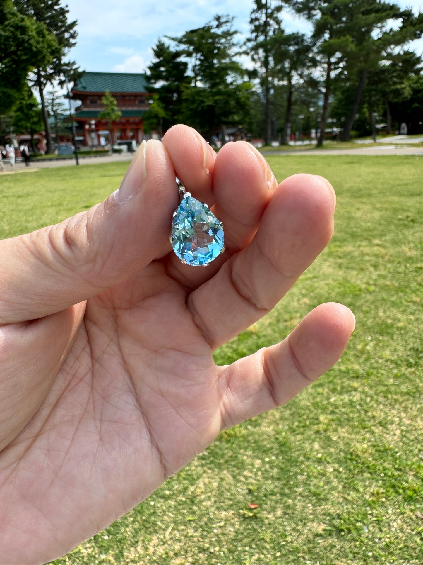 (美しき日本・宮古島ブルー)ブルートパーズ・ペンダントヘッド・ティアドロップ形