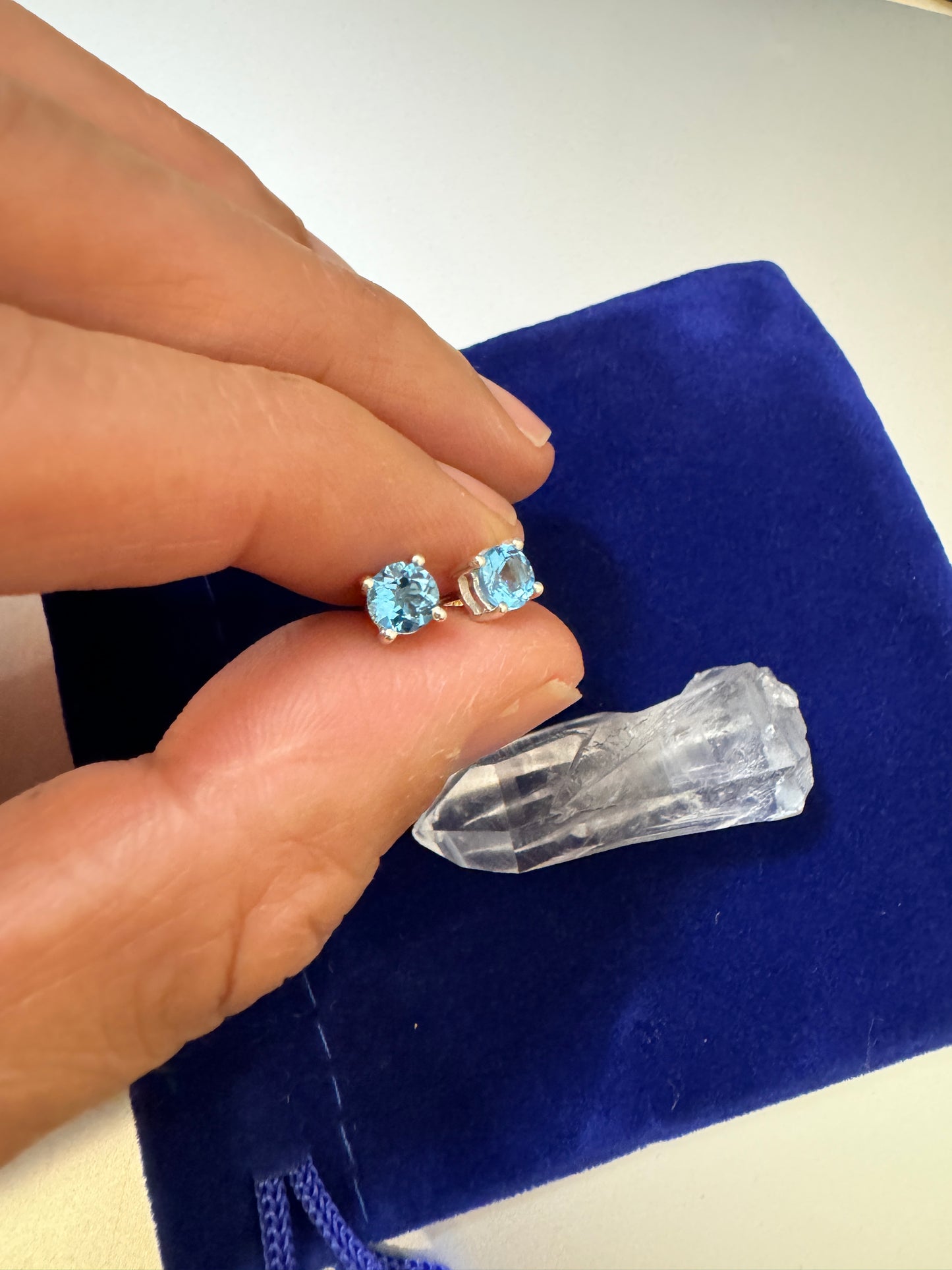 ブルートパーズ・ピアス(小)宮古島ブルー