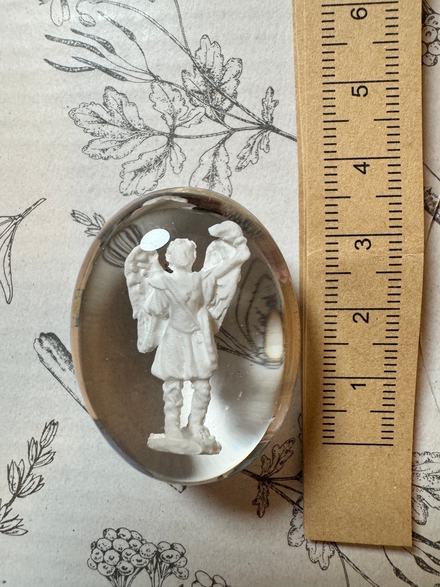 三大天使ガブリエルのお守り、ステンドグラスステッカー付き