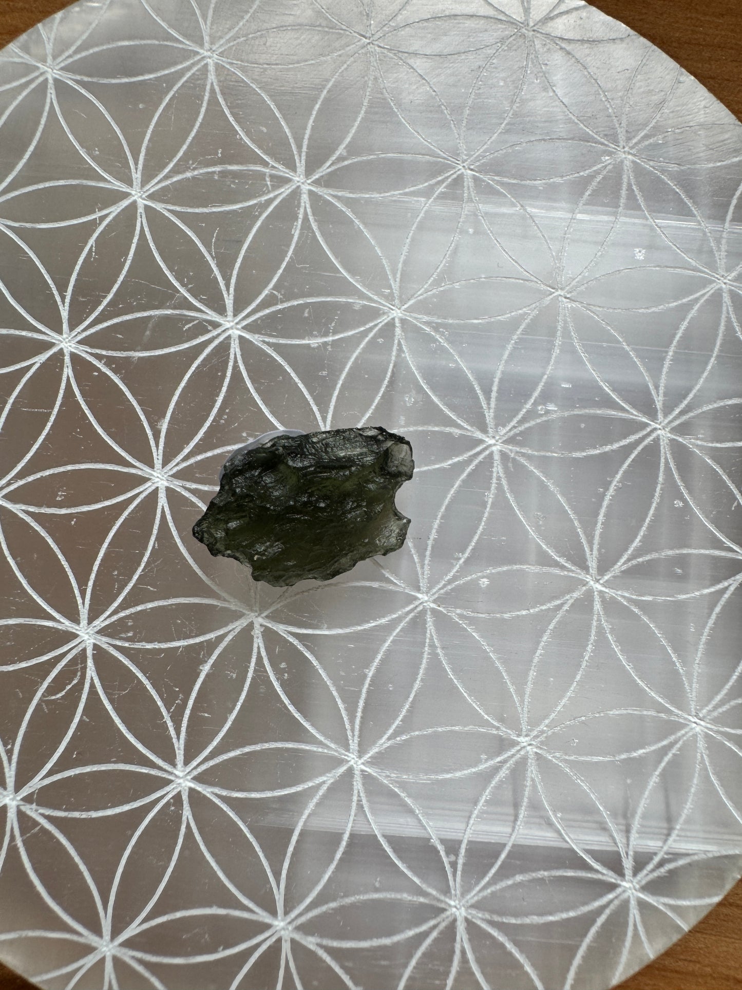 モルダバイト 宇宙と地球の融合でありスターシードのお守り(aquariuscrystals)