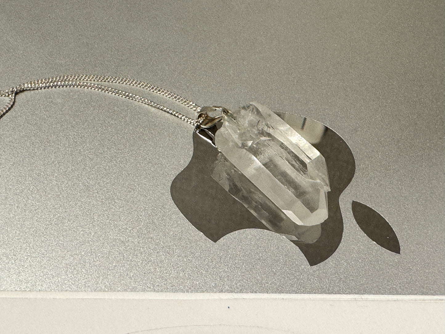 レムリアンシード(風)のペンダント・シルバーネックレス付き