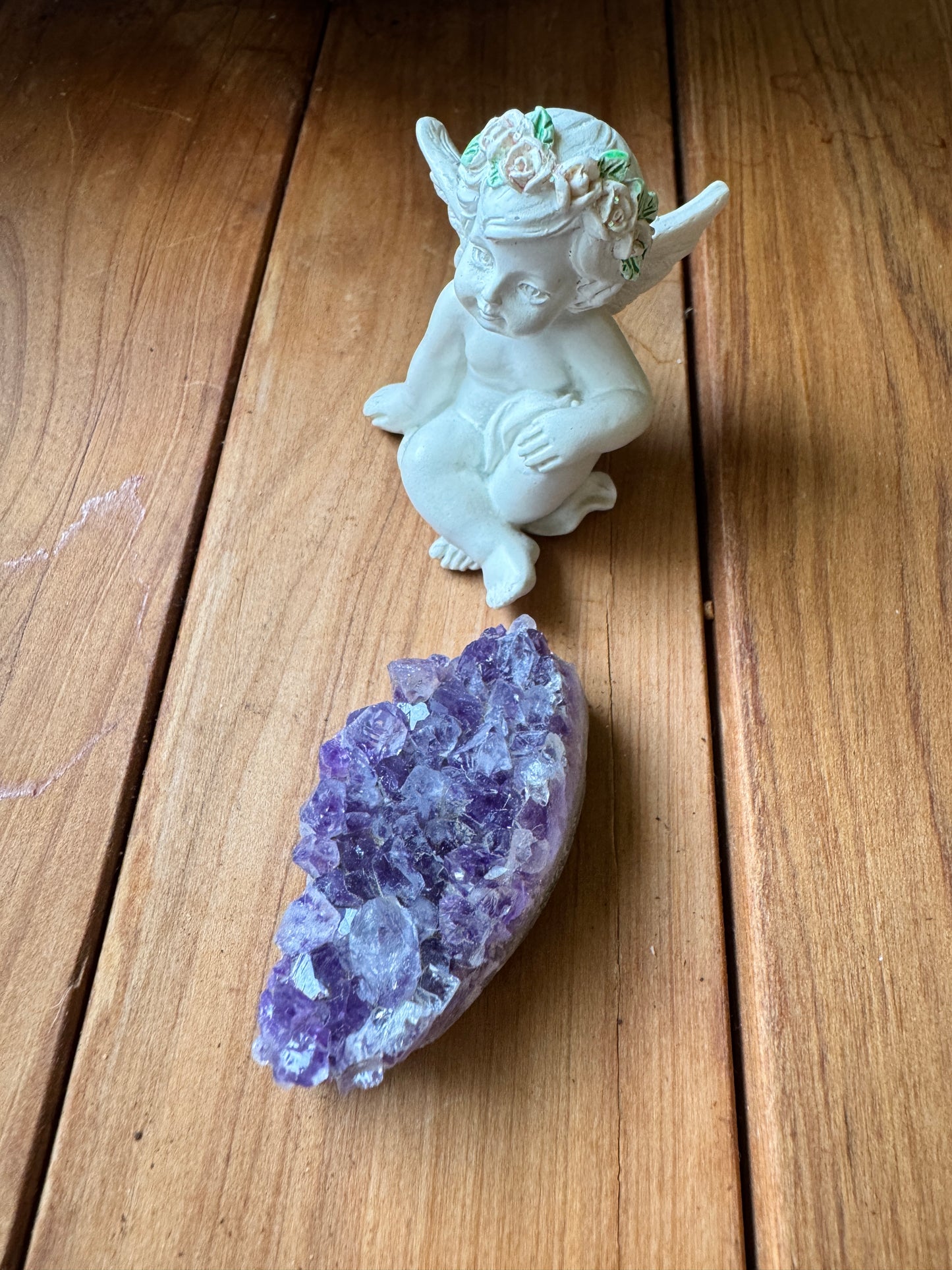 小さなアメジストのクラスター