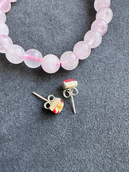 フラワーピアス（赤）