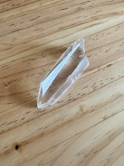 クリスタル（水晶）ボリビア産「竜の爪」