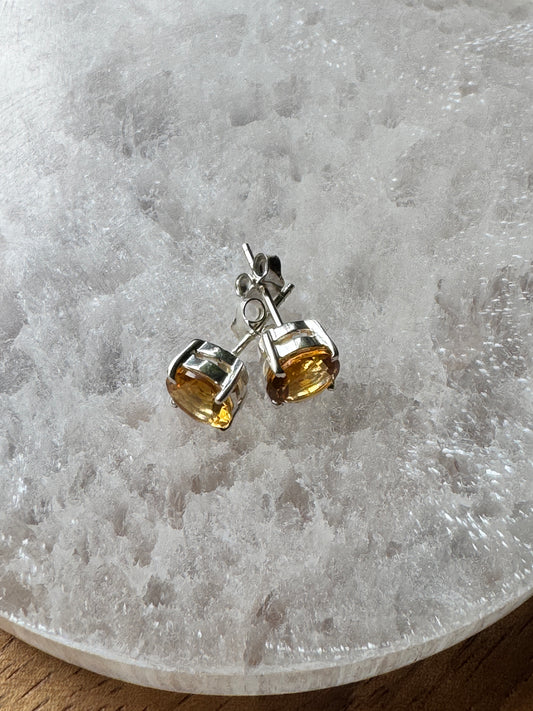 黄金の輝き！シトリン天然石・ピアス【ブルータートル】