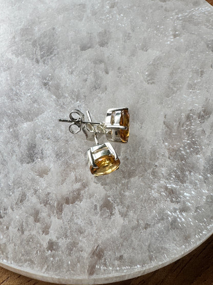 黄金の輝き！シトリン天然石・ピアス【ブルータートル】